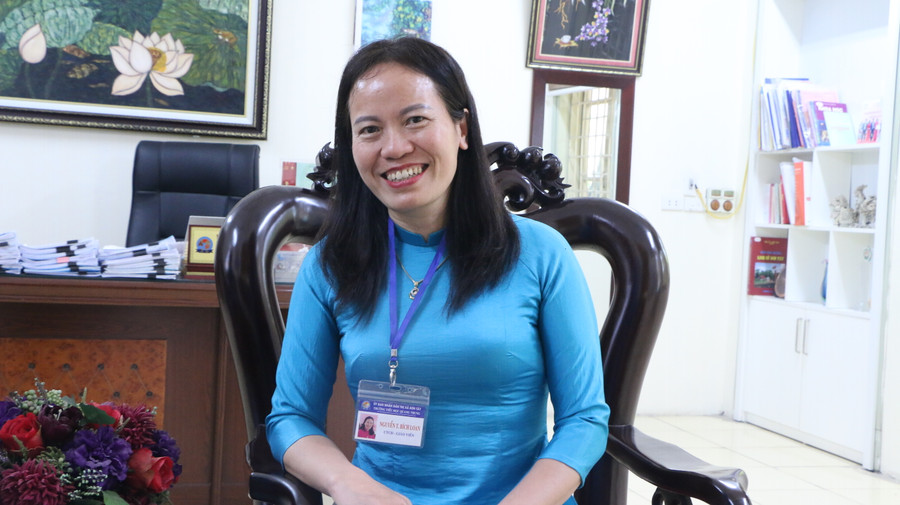 Cô Nguyễn Thị Bích Loan. Cô Nguyễn Thị Bích Loan.