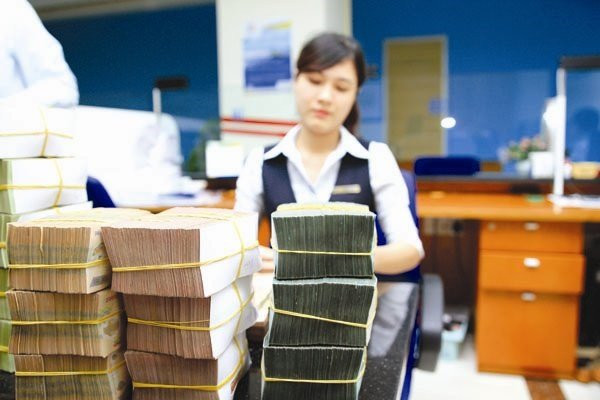 Vì sao các ngân hàng tiếp tục tăng lãi suất tiền gửi? - 1 vi sao cac ngan hang tiep tuc tang lai suat tien gui? - 1