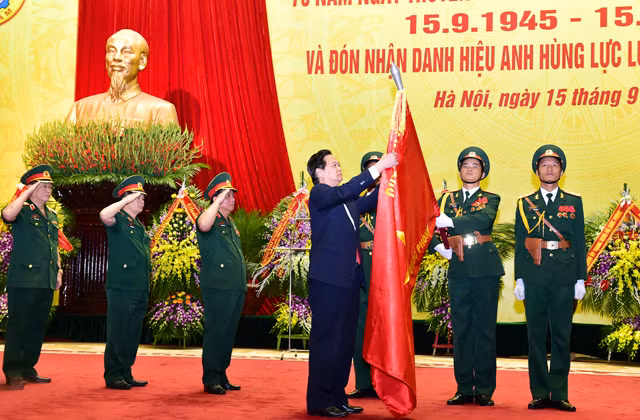 Thủ tướng trao danh hiệu Anh hùng Lực lượng vũ trang nhân dân cho Tổng cục Công nghiệp quốc phòng