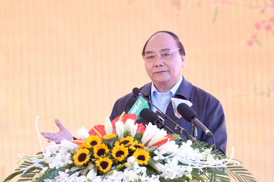 Thủ tướng Nguyễn Xuân Phúc khẳng định: Chính phủ đồng hành với doanh nghiệp, tạo điều kiện cho doanh nghiệp cũng như HTX làm nông nghiệp công nghệ cao. Ảnh: VGP/Quang Hiếu Thủ tướng Nguyễn Xuân Phúc khẳng định: Chính phủ đồng hành với doanh nghiệp, tạo điều kiện cho doanh nghiệp cũng như HTX làm nông nghiệp công nghệ cao. Ảnh: VGP/Quang Hiếu