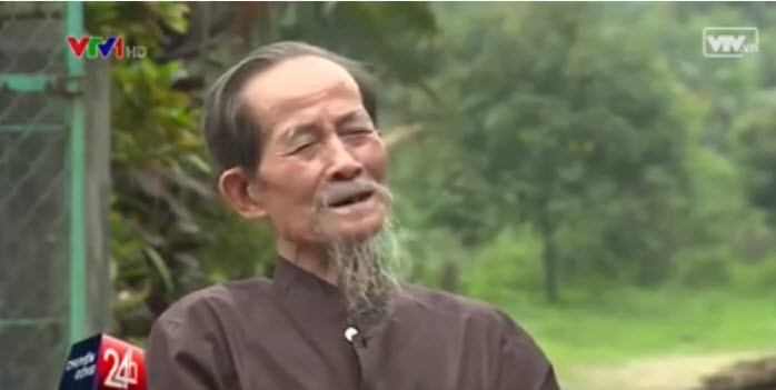 cu ong 70 tuoi ngay ngay nau chao, lam tho tang vo - 4