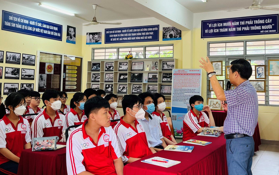 Trường THPT Đào Sơn Tây luôn chú trọng đến việc tuyên truyền cho học sinh cảnh giác trước kẻ xấu.