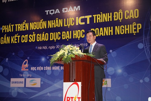 Bộ trưởng Nguyễn Mạnh Hùng phát biểu tại chương trình tọa đàm