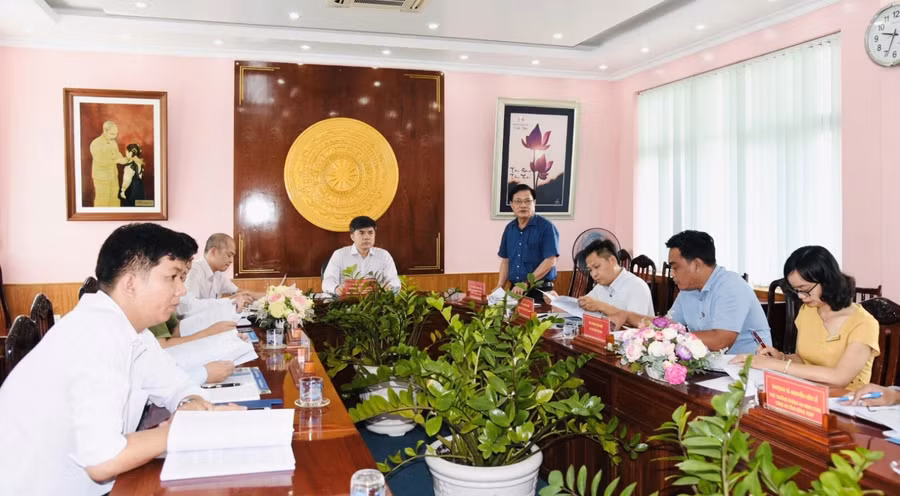 Quang cảnh buổi làm việc.