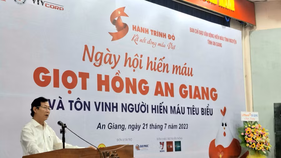 Ông Lê Văn Phước - Phó Chủ tịch UBND tỉnh An Giang phát biểu tại buổi khai mạc.