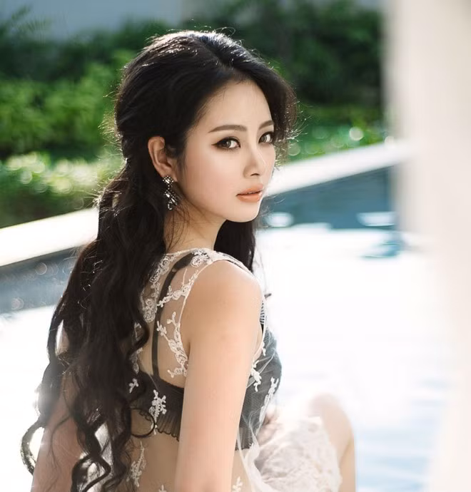 Hoa hậu các dân tộc Việt Nam 2013 lạ lẫm với tóc xù