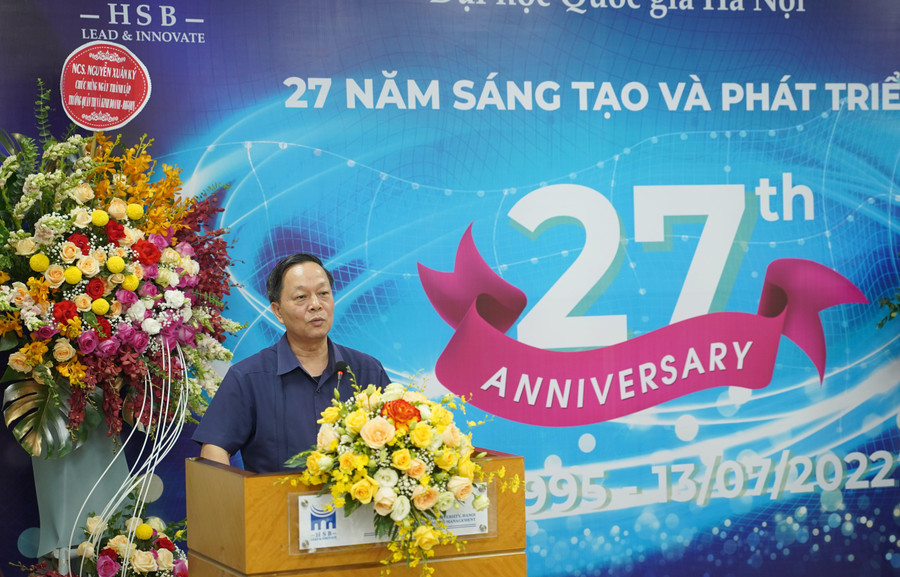 GS.TS.Nguyễn Xuân Yêm - Viện trưởng Viện An ninh phi truyền thống phát biểu chúc mừng nhà trường. GS.TS.Nguyễn Xuân Yêm - Viện trưởng Viện An ninh phi truyền thống phát biểu chúc mừng nhà trường.