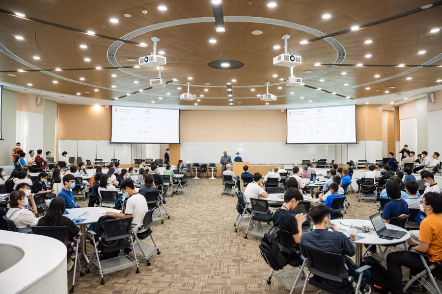 Chuỗi hội thảo đầu tiên về Sức khoẻ thông minh được phối hợp tổ chức bởi VinUni và UIUC thu hút gần 200 học giả, nhà nghiên cứu… tham dự.