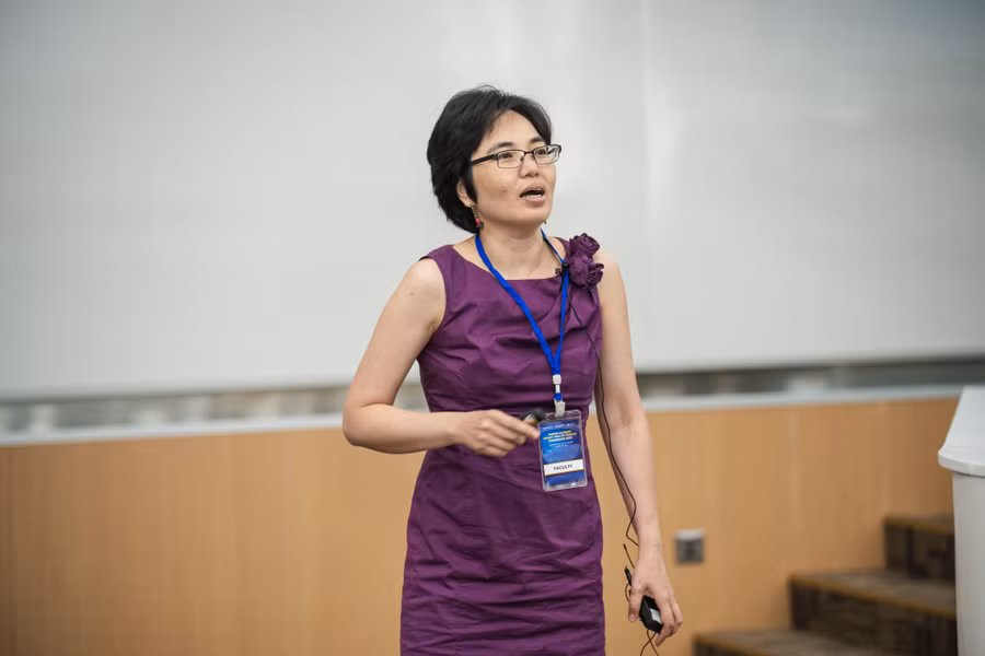 GS Thanh H. (Helen) Nguyen – Giảng viên xuất sắc Khoa Kỹ thuật môi trường, Trường Kỹ thuật Grainger, UIUC - Chủ nhiệm dự án nghiên cứu về kiểm soát Covid-19 và những mầm bệnh khác thông qua giám sát dịch tễ nước thải.