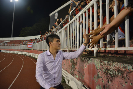 Cong Vinh va nu cuoi chinh phuc khan gia TP.HCM - Anh 5