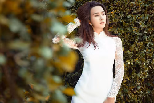 Cận cảnh vẻ mặn mà, cuốn hút của Kim Tuyến ảnh 15