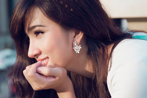 Cận cảnh vẻ mặn mà, cuốn hút của Kim Tuyến ảnh 14