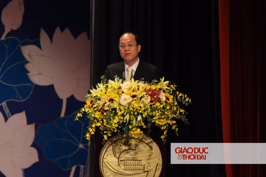 Phó Bí thư Thành ủy TP.HCM Nguyễn Hồ Hải phát biểu tại lễ trao giải. Ảnh Tuấn Anh