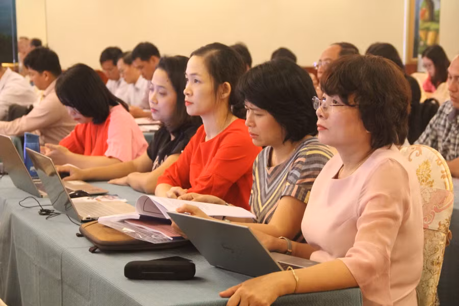 Các đại biểu dự hội thảo