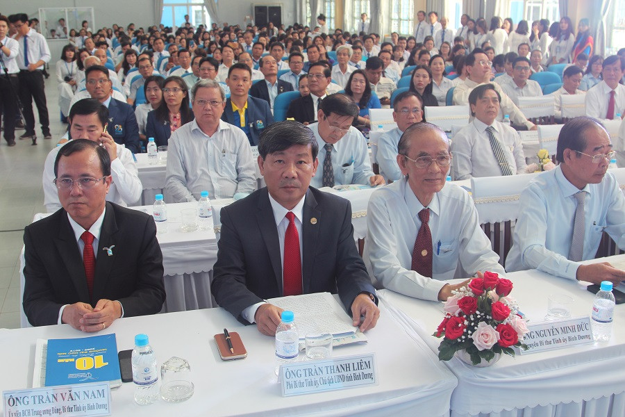 Các đại biểu tham dự Lễ kỷ niệm của Trường ĐH Thủ Dầu Một