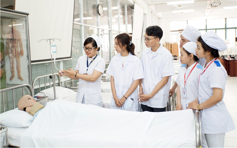 Sinh viên trường nghề thực tập tại bệnh viện. Sinh viên trường nghề thực tập tại bệnh viện.