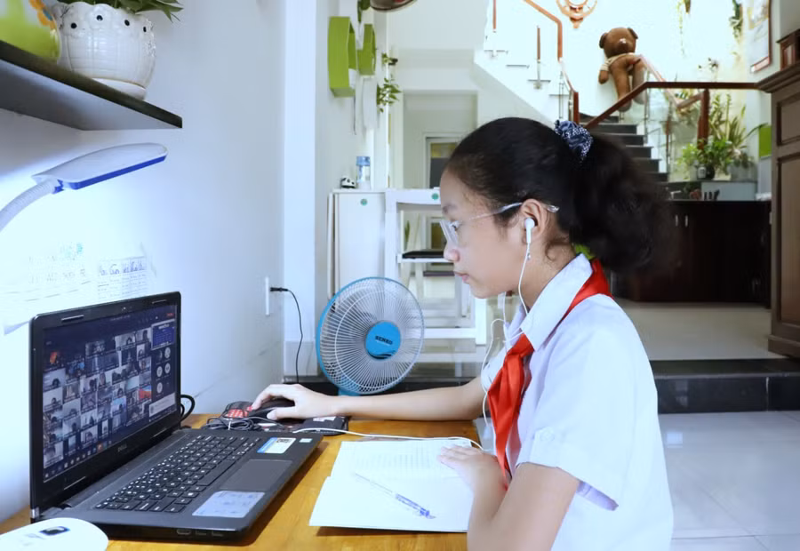 Em Bùi Phan Hà Linh - Học sinh trườngTHCS Nguyễn Huệ (quận Hải Châu, TP Đà Nẵng)