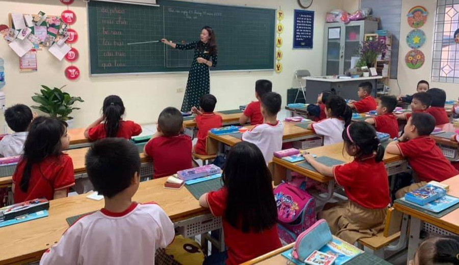 Giáo viên và học sinh Trường Tiểu học Phan Đình Giót (Thanh Xuân, Hà Nội) hứng thú với tiết học theo Chương trình GDPT mới. Ảnh: Đức Trí Giáo viên và học sinh Trường Tiểu học Phan Đình Giót (Thanh Xuân, Hà Nội) hứng thú với tiết học theo Chương trình GDPT mới. Ảnh: Đức Trí