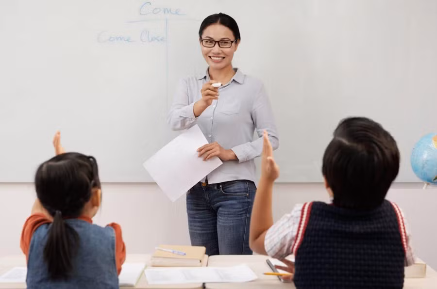 Lạm phát gia tăng áp lực lên giáo viên Anh.