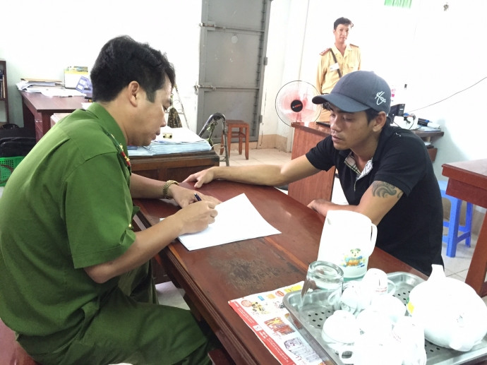 Chạy quá tốc độ, vu khống CSGT là “cướp”