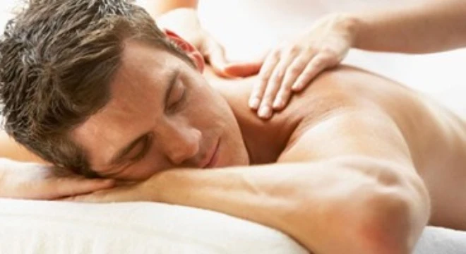 Muôn kiểu nhiễm bệnh “khó đỡ” của quý ông mê massage “từ A đến Z”
