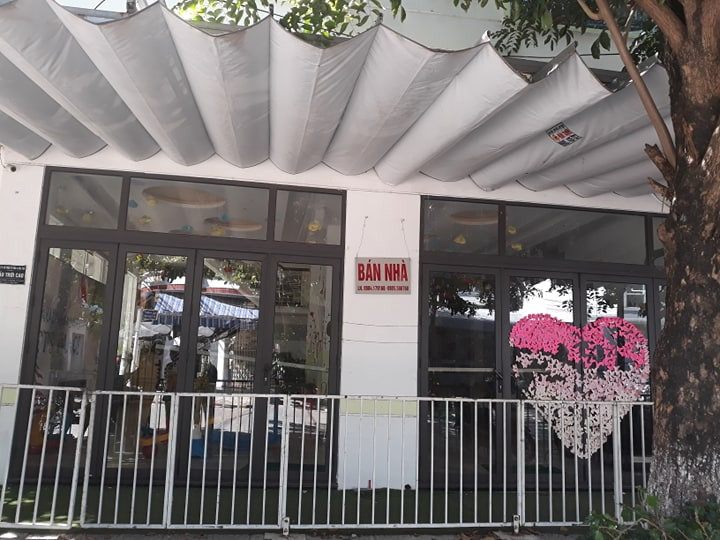 Căn nhà nơi trường Mầm non Chú Ếch Con thuê mặt bằng đã treo biển rao bán