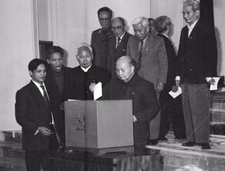 On lai cong hien cua TBT Truong Chinh de thay trach nhiem voi dat nuoc - Anh 2