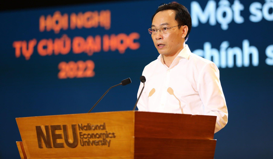 Thứ trưởng Hoàng Minh Sơn tại Hội nghị tự chủ đại học năm 2022. Ảnh: Thế Đại Thứ trưởng Hoàng Minh Sơn tại Hội nghị tự chủ đại học năm 2022. Ảnh: Thế Đại