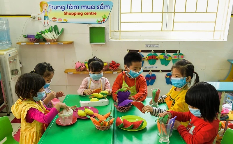 Nhiều trường mầm non tư thục tại các thành phố lớn vẫn hoạt động cầm chừng vì tỉ lệ học sinh ra lớp thấp. Ảnh minh họa