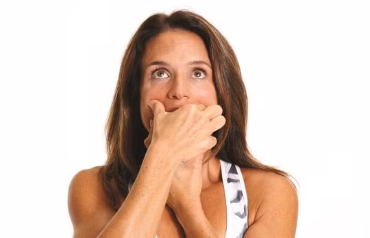 5 động tác đơn giản giúp ngăn ngừa nếp nhăn