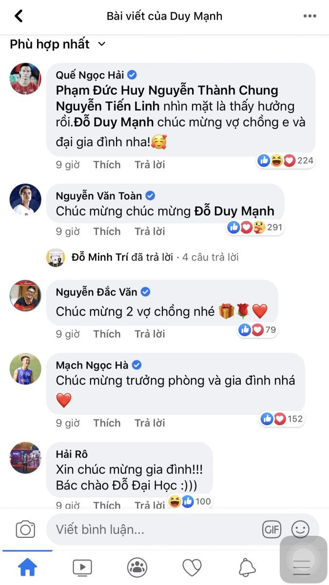 Các đồng đội trong đội tuyển quốc gia Việt Nam gửi lời chúc mừng tới vợ chồng Duy Mạnh (Ảnh: chụp màn hình). Các đồng đội trong đội tuyển quốc gia Việt Nam gửi lời chúc mừng tới vợ chồng Duy Mạnh (Ảnh: chụp màn hình).