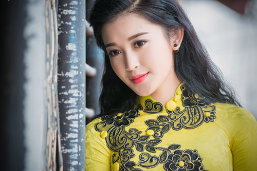 Á hậu Huyền My mặc phong phanh đi từ thiện ảnh 15