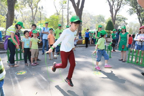 Kim Hiền hạnh phúc "bế" bụng bầu dự sự kiện ảnh 5 Kim Hiền hạnh phúc khoe bụng bầu 4 tháng bên chồng con - 5