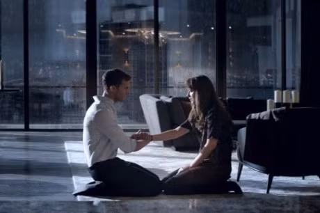 Thoi trang trong phim 50 sac thai den 