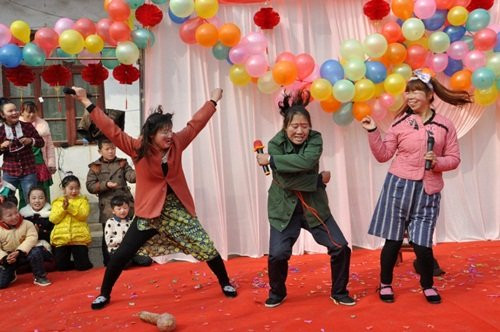 Phì cười với hình ảnh các mẹ phi cuoi voi hinh anh cac me