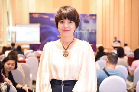 Con gái đã là thiếu nữ, MC Diễm Quỳnh vẫn trẻ đẹp quên tuổi tác - Ảnh 8 Con gai da la thieu nu, MC Diem Quynh van tre dep quen tuoi tac - Anh 8