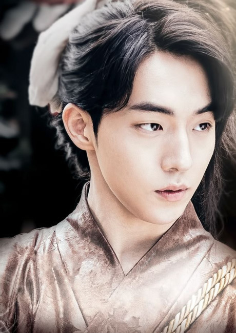 Chưa khi nào màn ảnh Hàn Quốc lại có nhiều mỹ nam cổ trang như vậy! - Ảnh 3 Chua khi nao man anh Han Quoc lai co nhieu my nam co trang nhu vay! - Anh 3