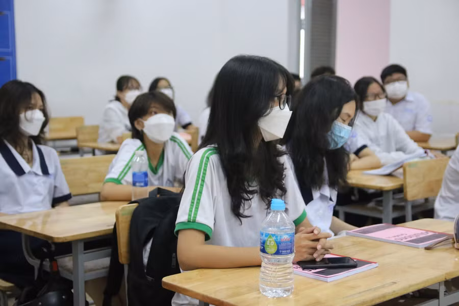 Các trường cần có phương án bổ sung kiến thức cho học sinh, nhất là học sinh khối 12 để các em có đủ kiến thức tham gia kỳ thi tốt nghiệp THPT năm 2022.