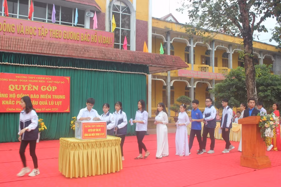 Hành động “Tương thân, tương ái” của thầy và trò trường THPT Chiêm Hóa