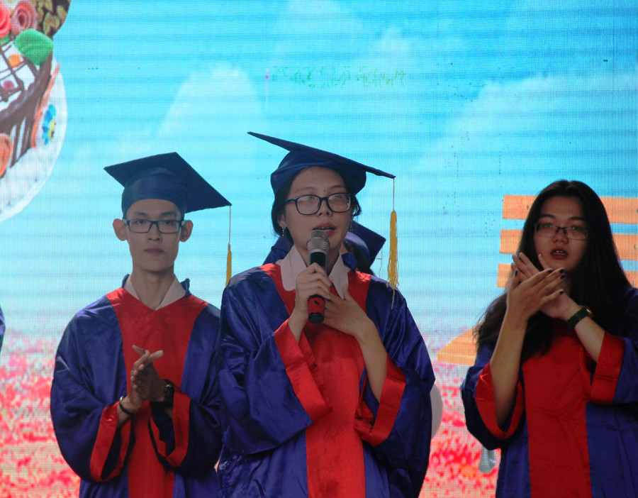 Bày tỏ những suy nghĩ, những ước mơ của mình với thầy cô, cha mẹ và các bạn