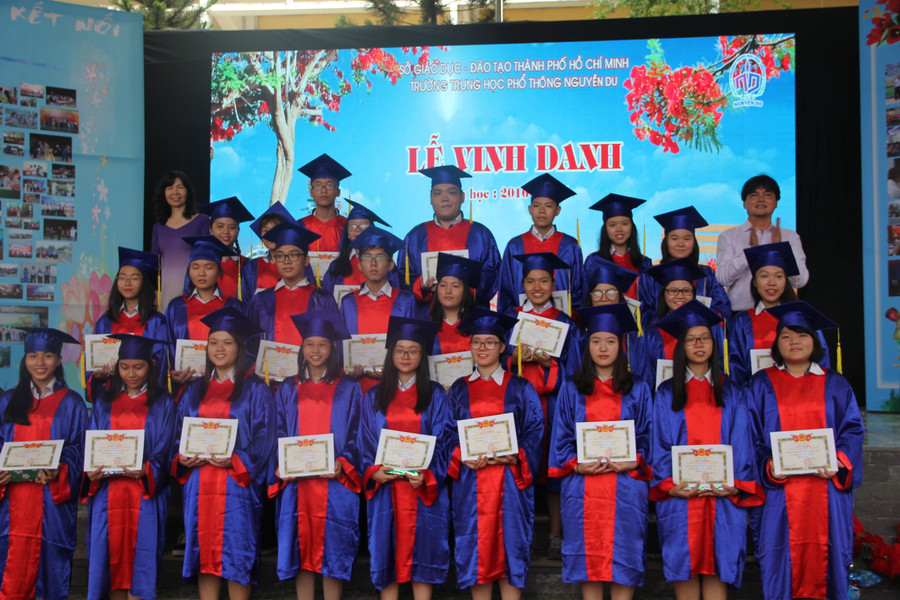 Và những học trò học giỏi, chăm ngoan