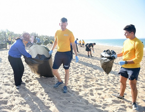 Hoạt động làm sạch bờ biển
