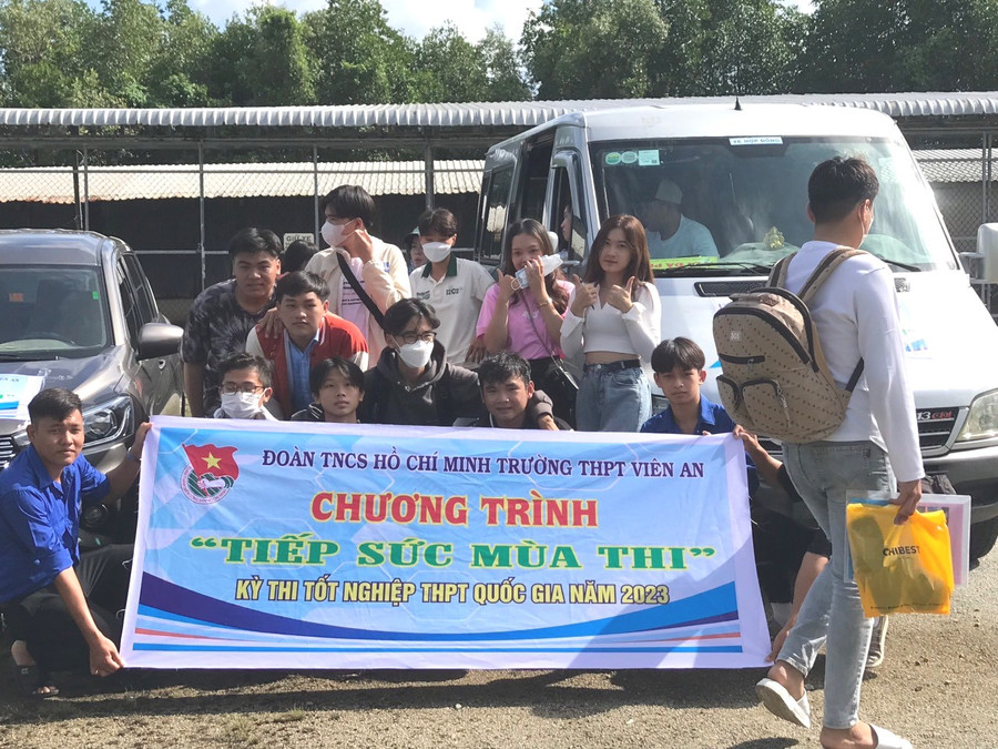 Lực lượng Tiếp sức đến trường đồng hành cùng thầy, trò Trường THPT Viên An. Lực lượng Tiếp sức đến trường đồng hành cùng thầy, trò Trường THPT Viên An.
