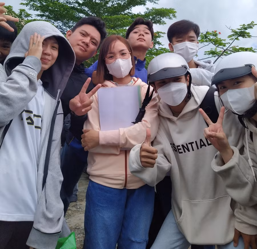 Các em HS Trường THPT Ngọc Hiển tự tin trước giờ xuất phát.