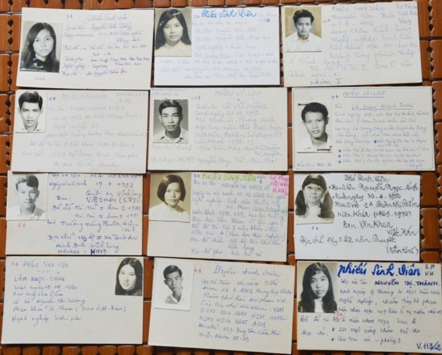 Phiếu lý lịch sinh viên lớp K12 niên khóa 1986 - 1990 thầy Minh còn lưu giữ. Ảnh: X. Lương Phiếu lý lịch sinh viên lớp K12 niên khóa 1986 - 1990 thầy Minh còn lưu giữ. Ảnh: X. Lương