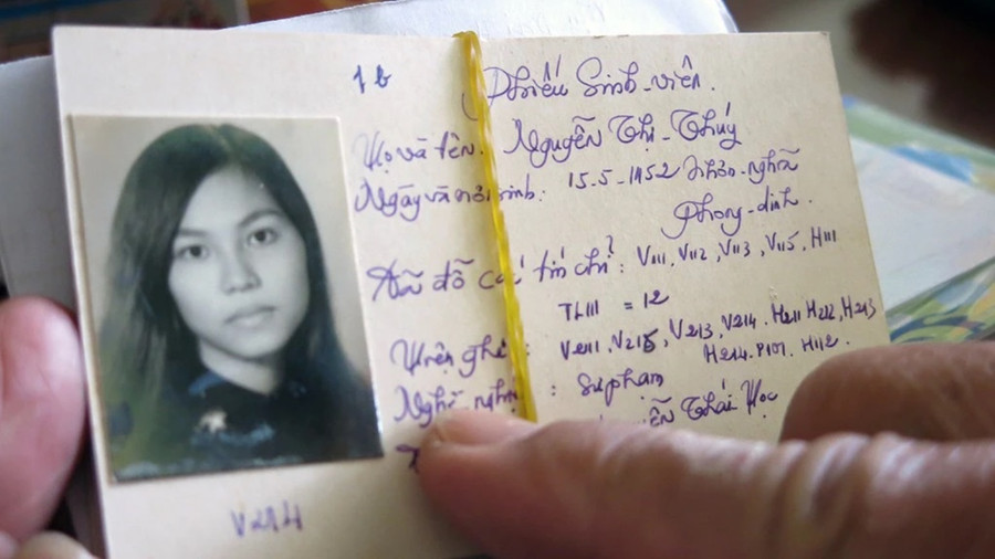 Những phiếu sinh viên được thầy Minh lưu giữ đầy đủ thông tin. Ảnh: NVCC Những phiếu sinh viên được thầy Minh lưu giữ đầy đủ thông tin. Ảnh: NVCC