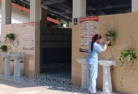 Năm học 2018-2019, trường Tiểu học Phan Thiết có 33 lớp với 1.500 học sinh. Số học sinh học hai buổi/ ngày là 100% và học sinh ăn bán trú khoảng 1.400 em.