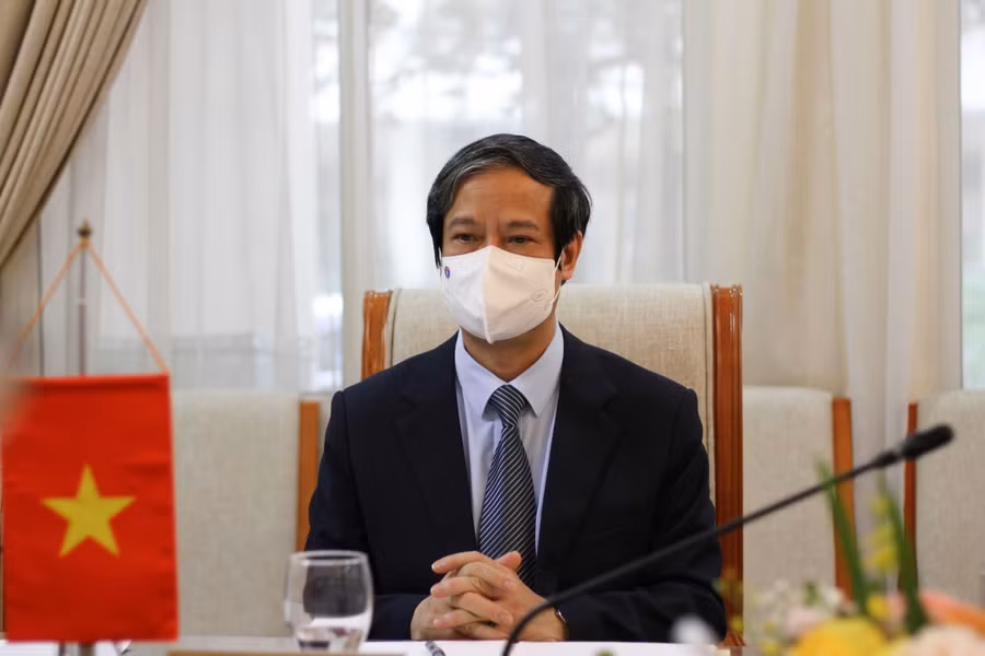 Bộ trưởng Nguyễn Kim Sơn phát biểu tại buổi làm việc.