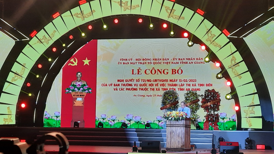 Ông Nguyễn Thanh Bình - Phó Bí thư Tỉnh ủy, Chủ tịch UBND tỉnh An Giang phát biểu chào mừng. Ông Nguyễn Thanh Bình - Phó Bí thư Tỉnh ủy, Chủ tịch UBND tỉnh An Giang phát biểu chào mừng.