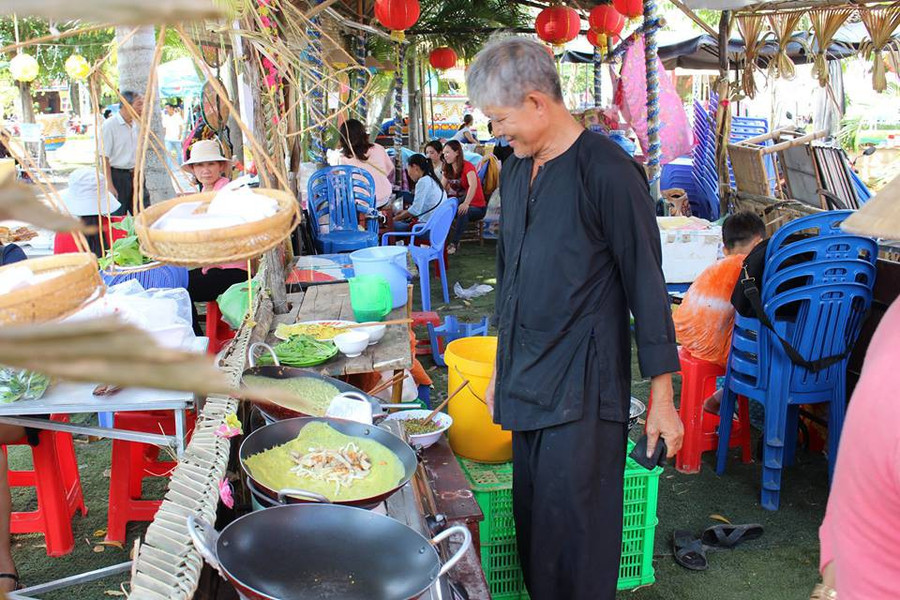 Lễ hội Bánh dân gian Nam bộ thu hút nhiều nghệ nhân tham gia trình diễn bánh dân gian. Ảnh: CPA Cần Thơ Lễ hội Bánh dân gian Nam bộ thu hút nhiều nghệ nhân tham gia trình diễn bánh dân gian. Ảnh: CPA Cần Thơ
